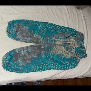 Earthbound, size small,stretchy waistband, flowy, blue floral